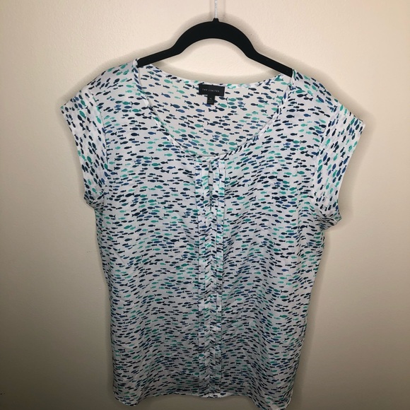 The Limited Tops - Short Sleeve Fish Print Blouse The Limited Tops - Short Sleeve Fish Print Blouse